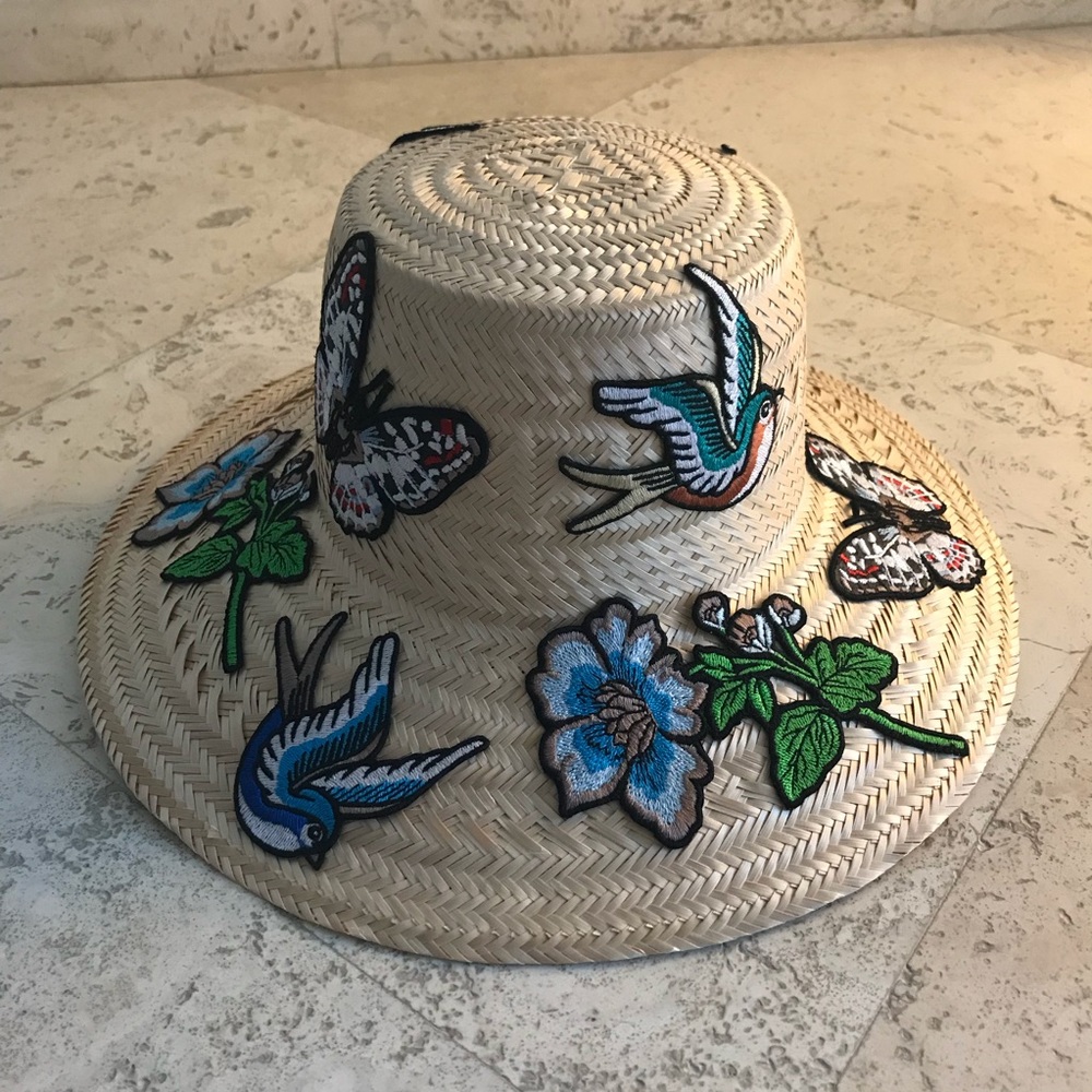 NWT Beautiful and unique hat